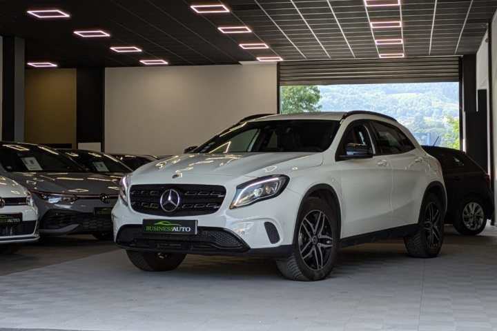 MERCEDES GLA