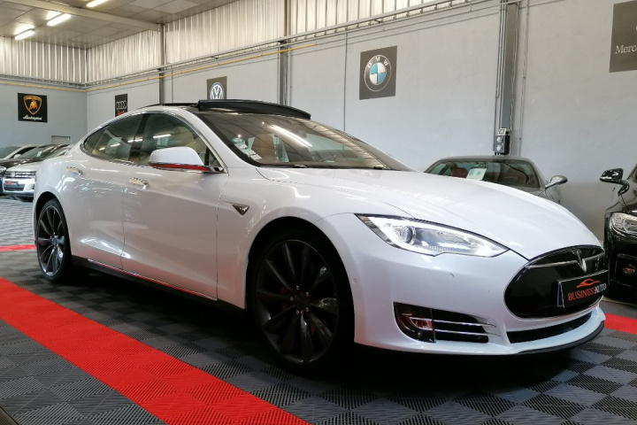 TESLA MODEL S