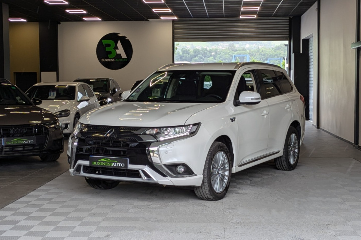 MITSUBISHI OUTLANDER PHEV