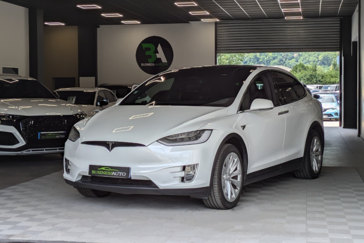 TESLA MODEL X