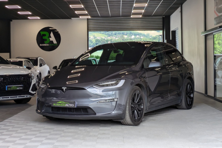 TESLA MODEL X