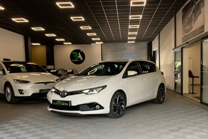 TOYOTA AURIS RC18
