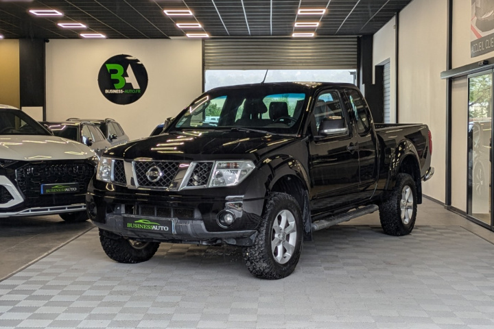 NISSAN NAVARA