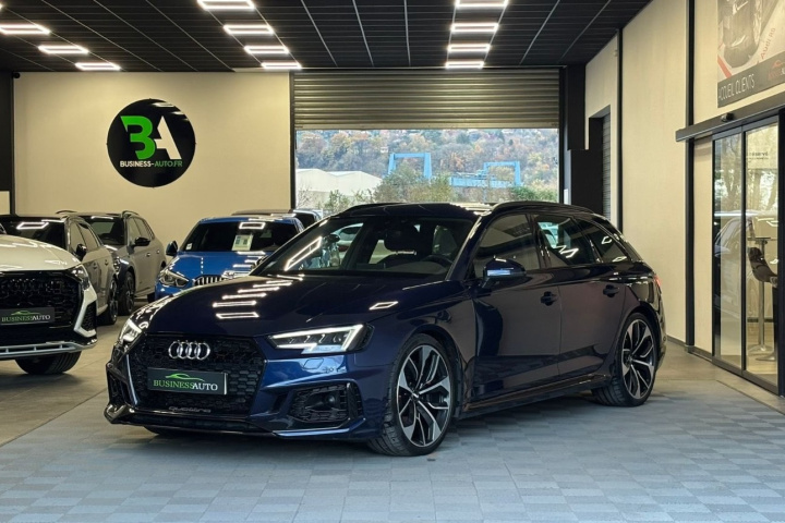 AUDI RS4 AVANT