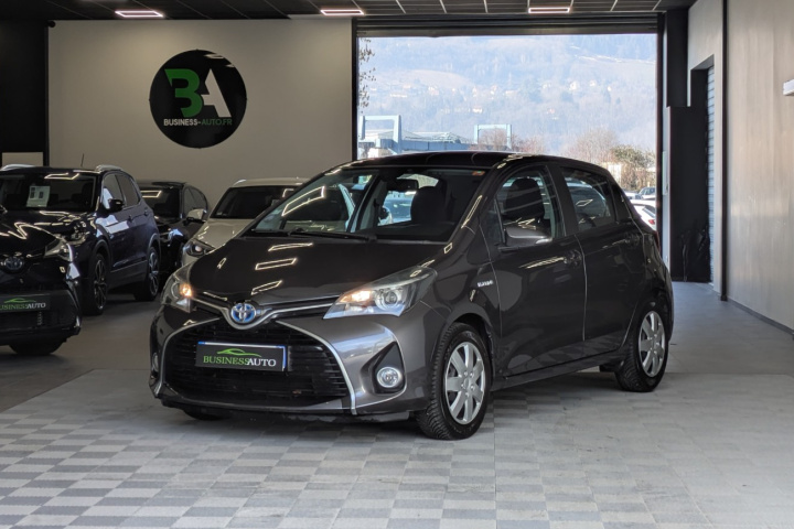 TOYOTA YARIS HYBRIDE