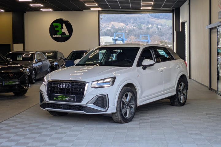 AUDI Q2