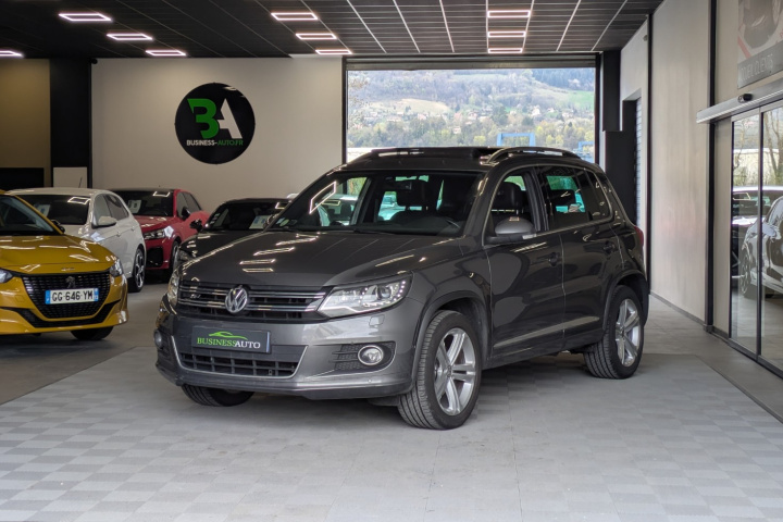 VOLKSWAGEN TIGUAN