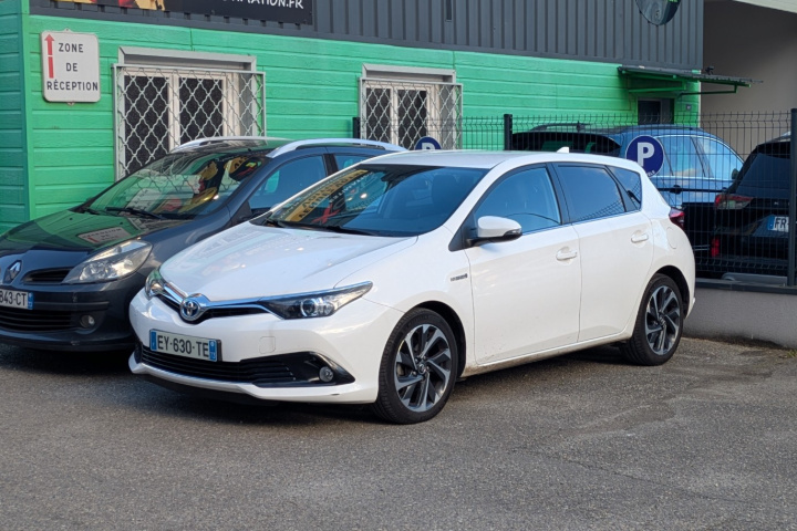 TOYOTA AURIS RC18