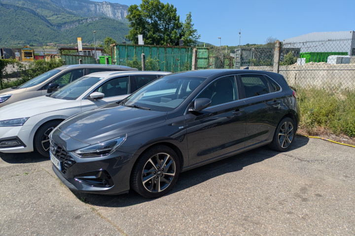 HYUNDAI i30