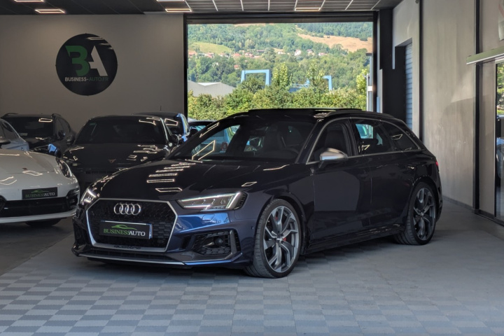 AUDI RS4 AVANT