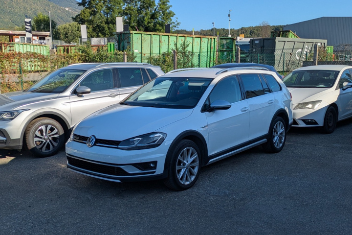VOLKSWAGEN GOLF SW