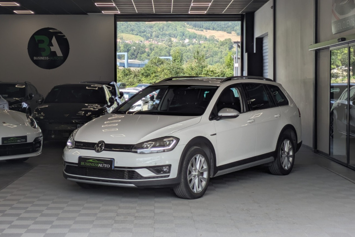 VOLKSWAGEN GOLF SW