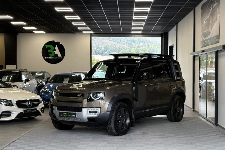 LAND ROVER DEFENDER