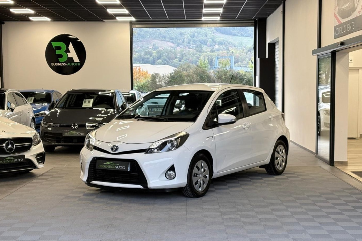 TOYOTA YARIS HYBRIDE