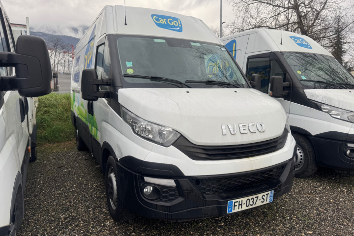 IVECO DAILY FOURGON