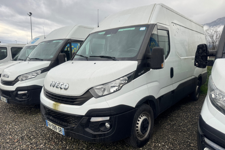 IVECO DAILY FOURGON